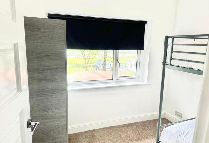 침실 2개 주택, Beacon Fell View