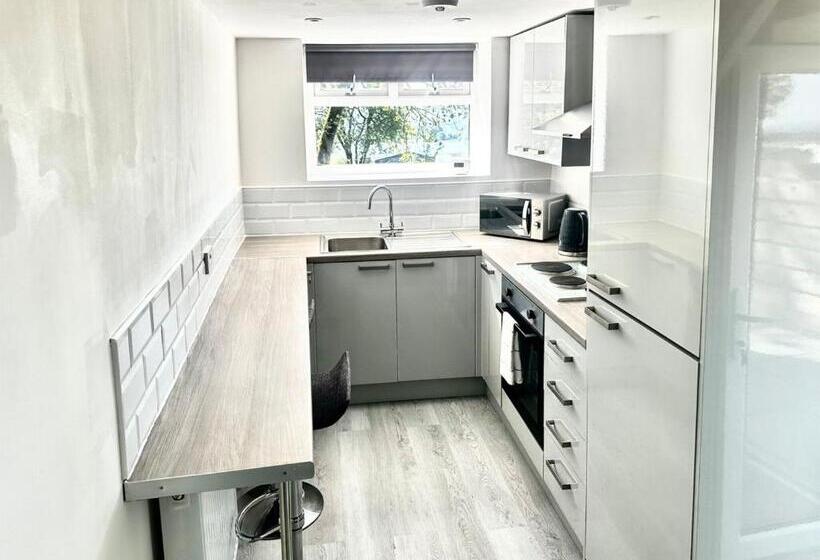 침실 1개 주택, Beacon Fell View