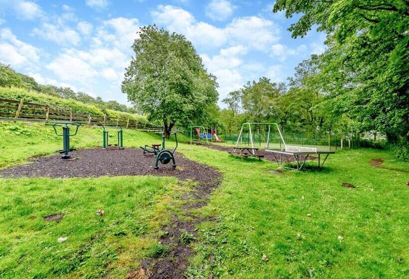 침실 1개 주택, Beacon Fell View