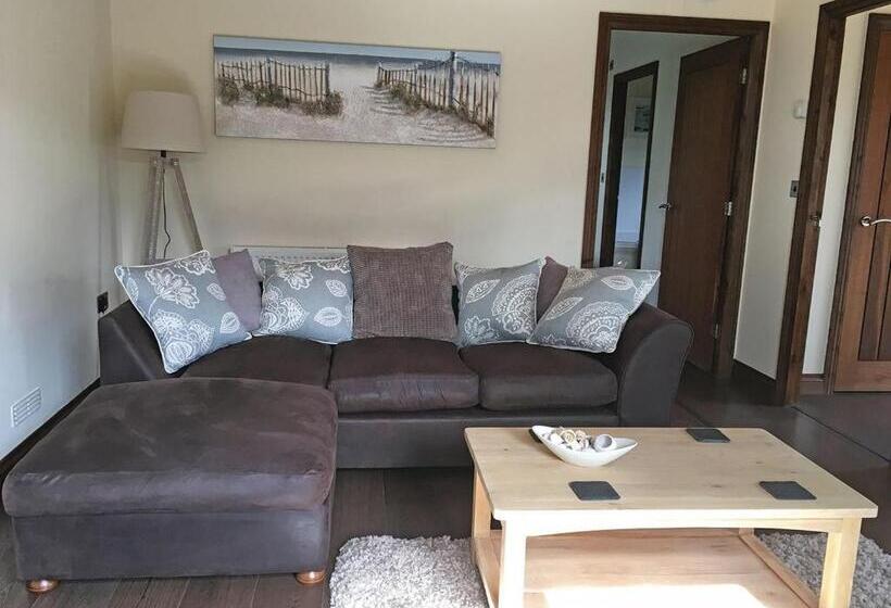 Дом 1 Спальня, Hollybrook Lodges