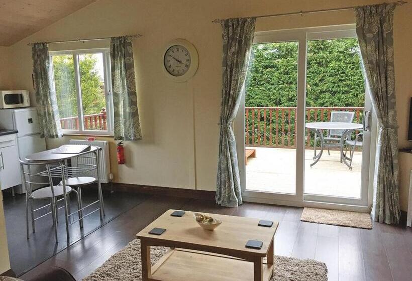 Дом 1 Спальня, Hollybrook Lodges