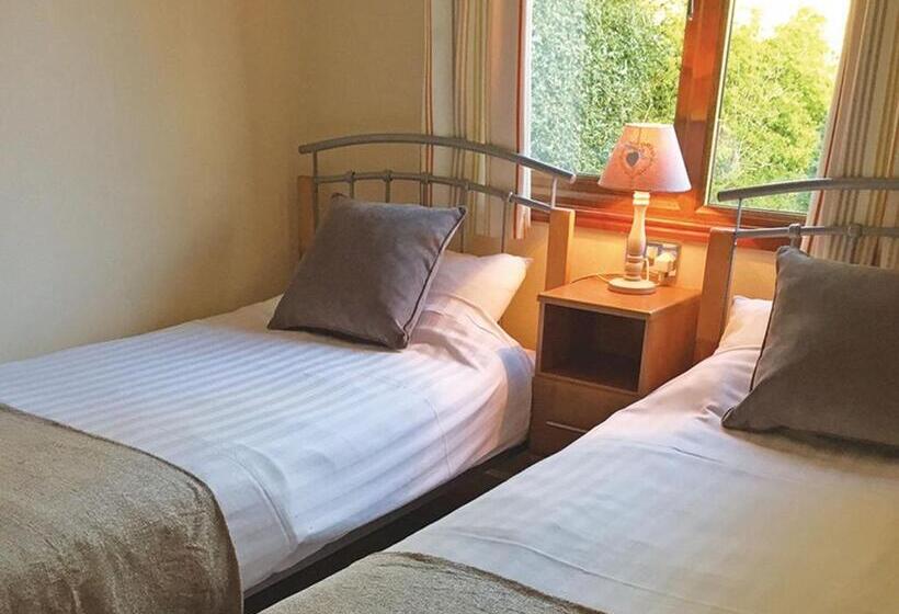 Дом 2 Спальни, Hollybrook Lodges