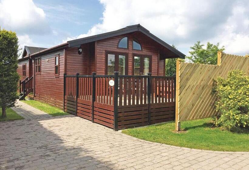 Дом 2 Спальни, Hollybrook Lodges