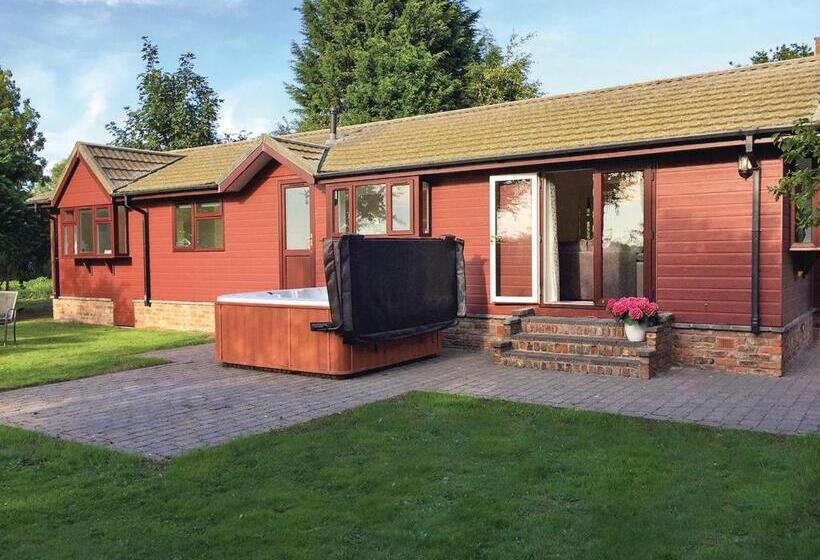 Дом 3 Спальни, Hollybrook Lodges