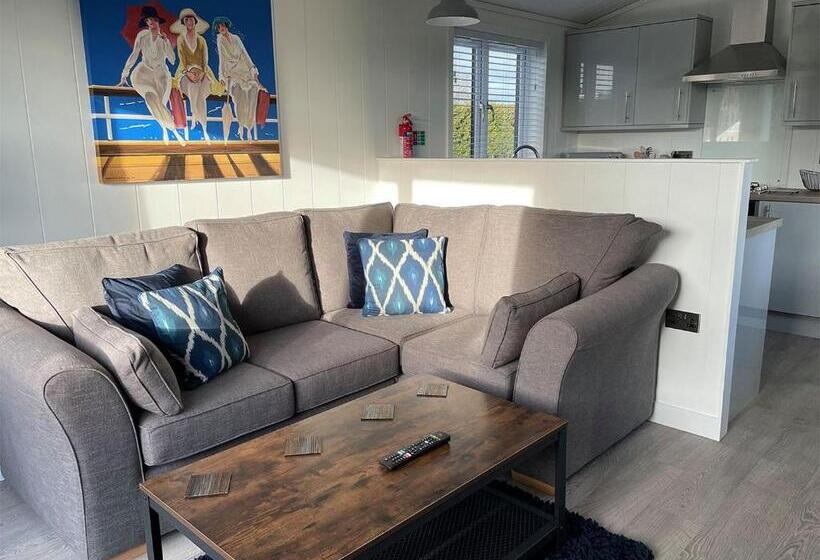 Дом 1 Спальня, Hollybrook Lodges