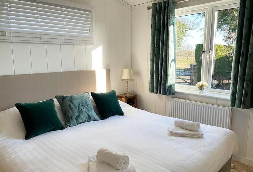 １ベッドルームハウス, Hollybrook Lodges