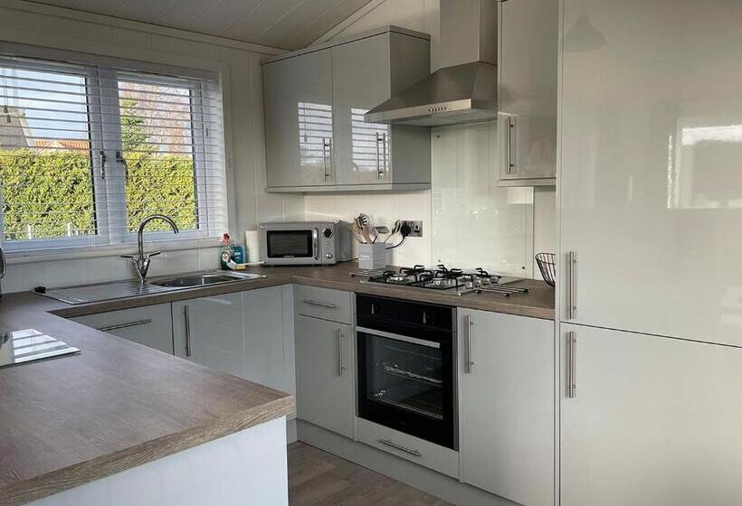 Дом 1 Спальня, Hollybrook Lodges