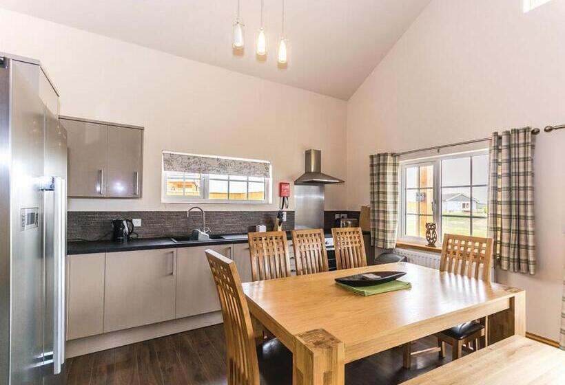 침실 4개 주택, Hornsea Lakeside Lodges