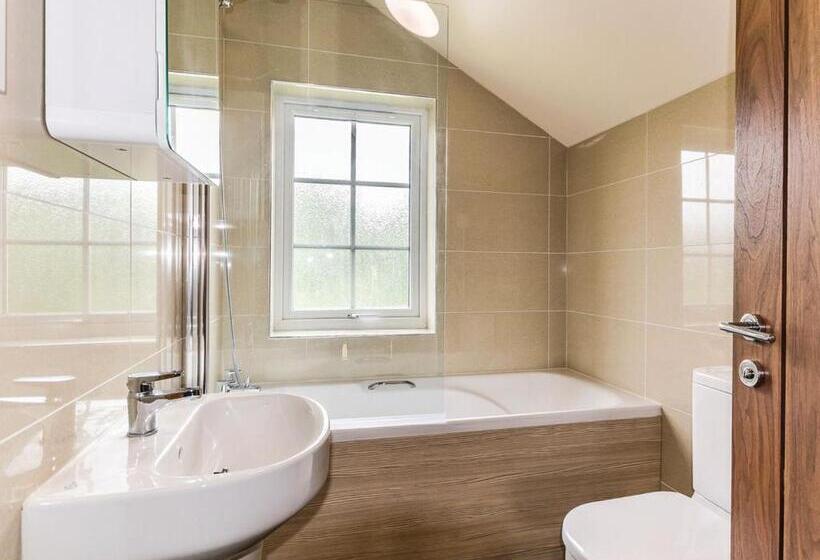 침실 4개 주택, Hornsea Lakeside Lodges