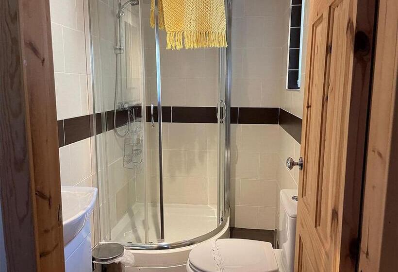 Дом 3 Спальни, Rudyard Lake Lodges