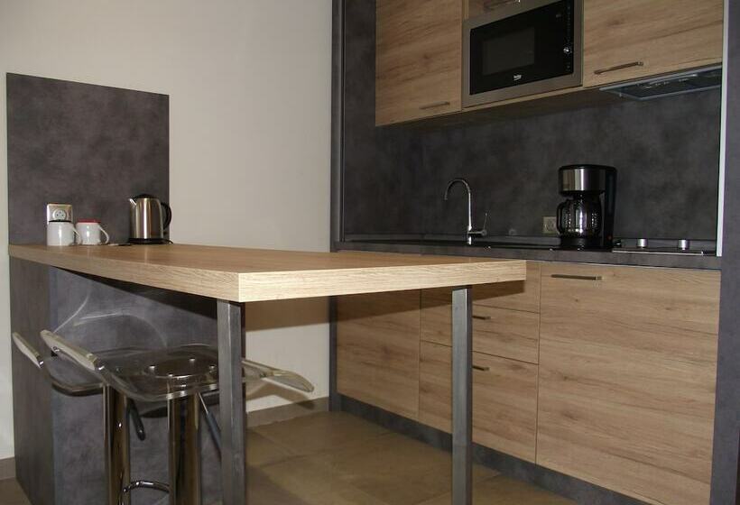 استودیوی استاندارد, Residence Lido Marana