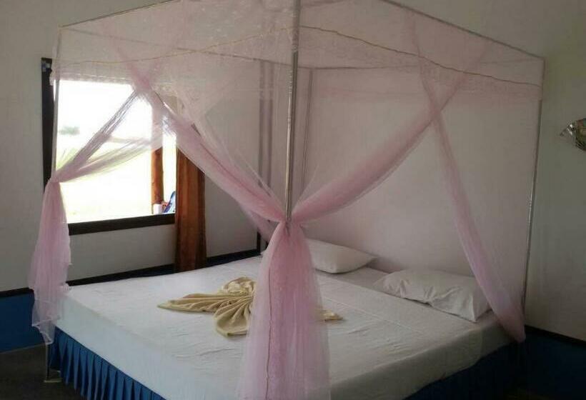 بنجلو قياسى, Koh Ngai Seafood