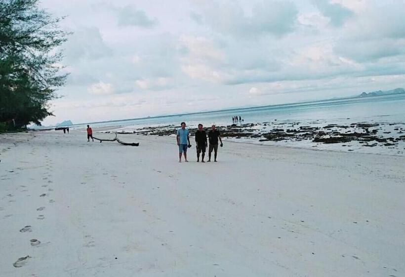 标准平房, Koh Ngai Seafood