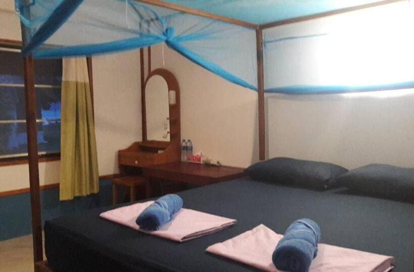 标准平房, Koh Ngai Seafood