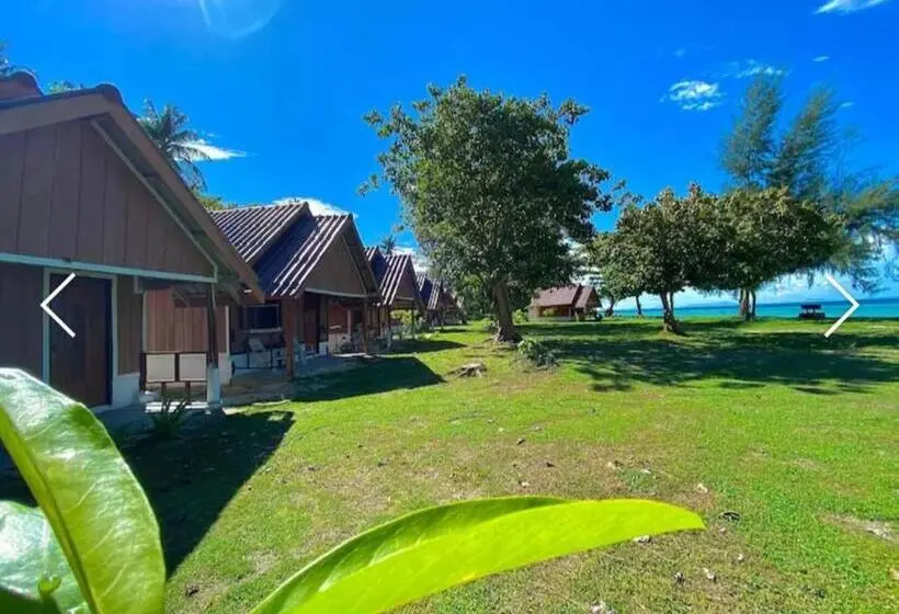オーシャンビューのスタンダードバンガロー, Koh Ngai Seafood
