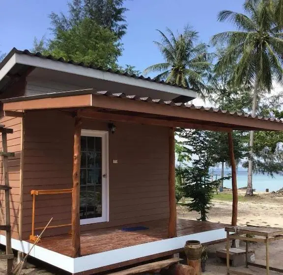 オーシャンビューのスタンダードバンガロー, Koh Ngai Seafood