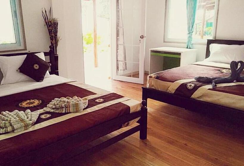 标准房带园景, Koh Ngai Seafood