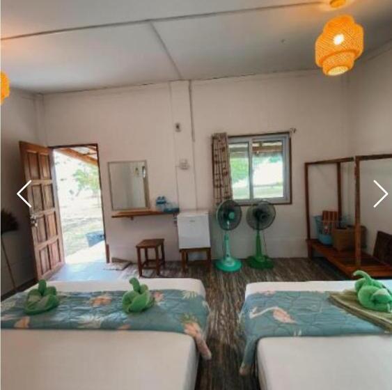 带海景标准四人间, Koh Ngai Seafood