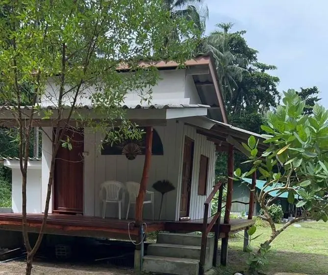 ガーデンビューのスタンダードバンガロー, Koh Ngai Seafood