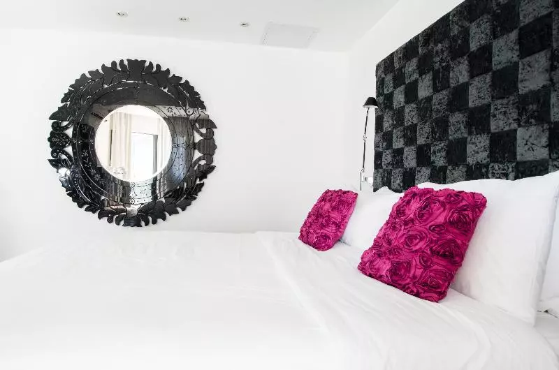 اتاق لوکس, Americas Best Value Inn Foxboro