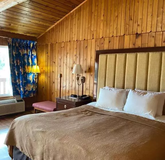 キングサイズベッドのデラックスルーム, Atlantic Shores Inn And Suites