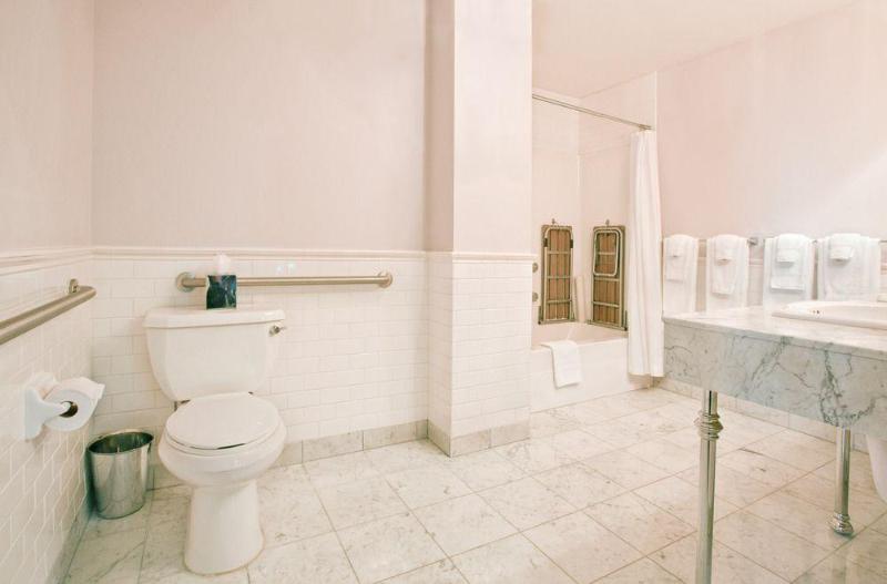 סטודיו סטנדרט, מיטה זוגית, Deluxe