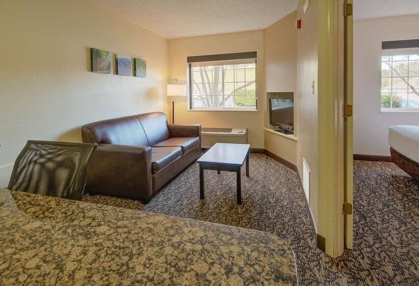 سوییت, Leconte Hotel & Convention Center, Ascend Hotel Collection