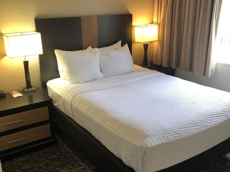 سوییت, Leconte Hotel & Convention Center, Ascend Hotel Collection