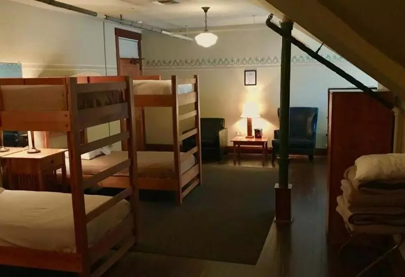 ルームシェアのワンベッド, Mcmenamins Edgefield