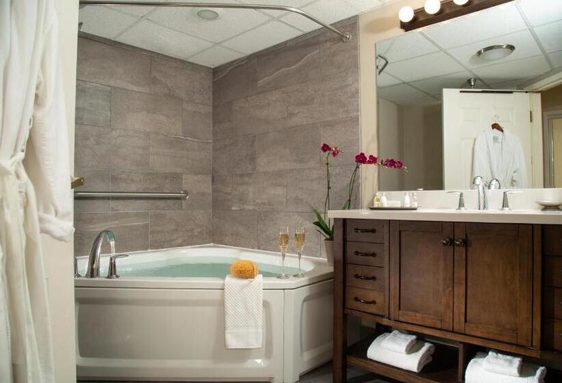 جناح مزود بحمام سباحة, Meadowbrook Inn