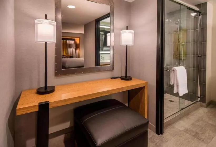 اتاق استاندارد با تخت بزرگ, Oakland Marriott City Center