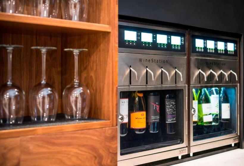 Номер Стандарт, Oakland Marriott City Center