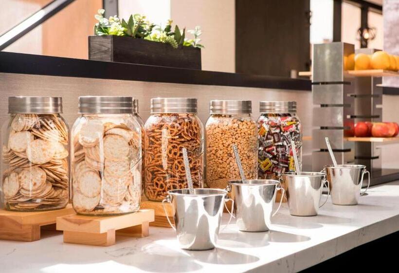 Номер Стандарт, Oakland Marriott City Center