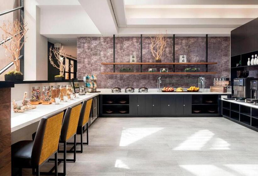 Номер Стандарт, Oakland Marriott City Center