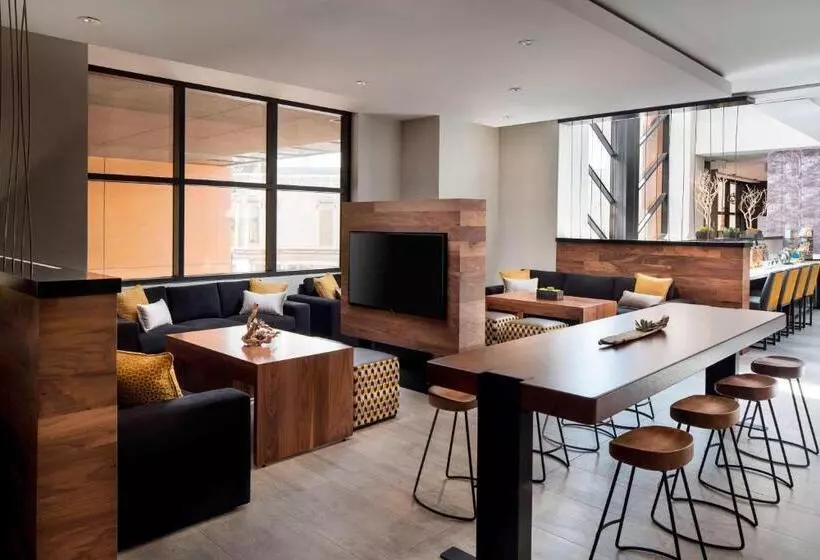 اتاق استاندارد, Oakland Marriott City Center