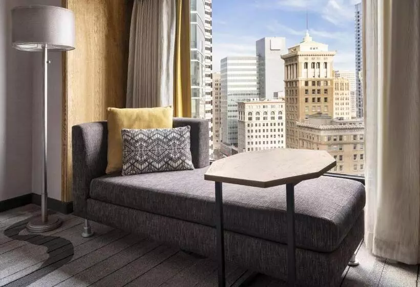 اتاق استاندارد با چشم‌انداز شهر, Oakland Marriott City Center