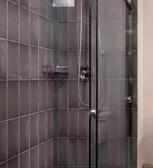 اتاق استاندارد با تخت بزرگ برای معلولان, Oakland Marriott City Center
