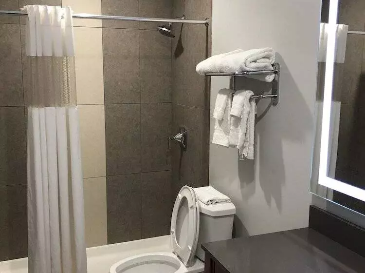 スイート, Quality Inn & Suites Watertown Fort Drum