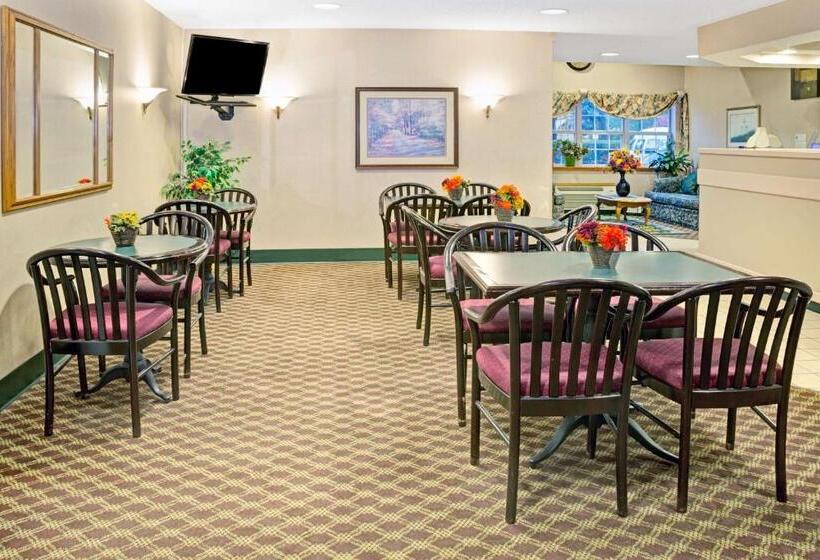 디럭스 룸, Microtel Inn By Wyndham Raleigh Durham Airport