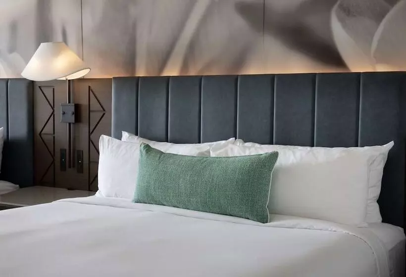 اتاق استاندارد در طبقه همکف, The Royal Sonesta Kaua I Resort Lihue
