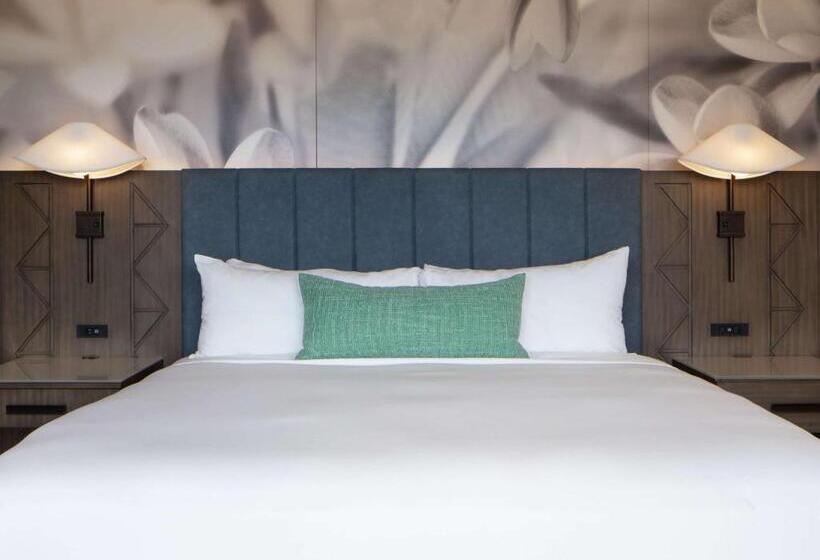 חדר סטנדרט עם מיטת קינג, The Royal Sonesta Kaua I Resort Lihue