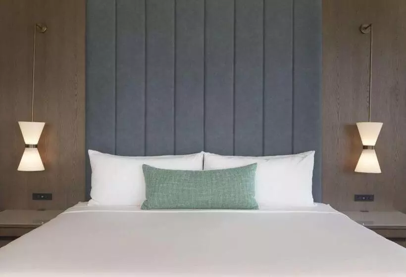 اتاق استاندارد با تخت بزرگ, The Royal Sonesta Kaua I Resort Lihue