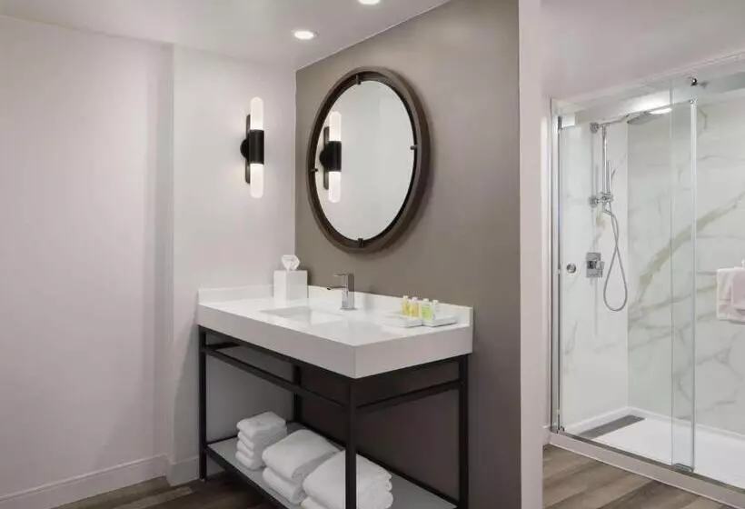 سوئیت با تخت بزرگ, The Royal Sonesta Kaua I Resort Lihue