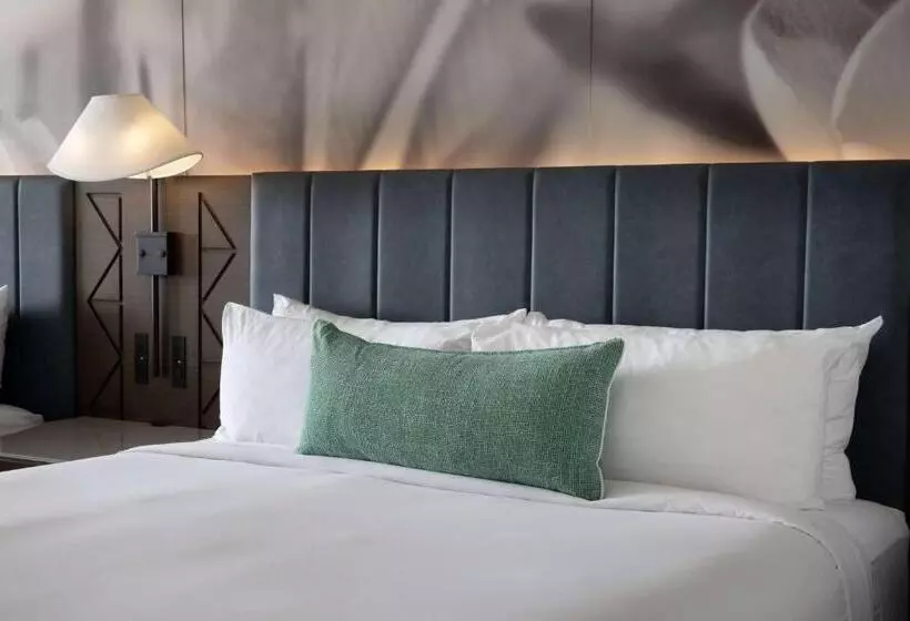 اتاق استاندارد با تخت بزرگ, The Royal Sonesta Kaua I Resort Lihue