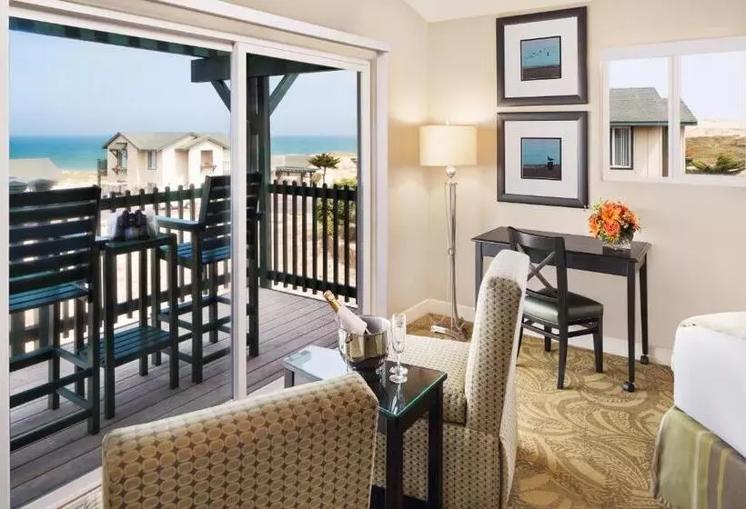 اتاق لوکس با چشم‌انداز دریا, Sanctuary Beach Resort