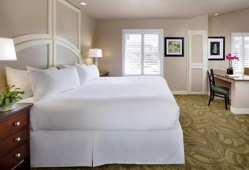 سوئیت با چشم‌انداز, Sanctuary Beach Resort