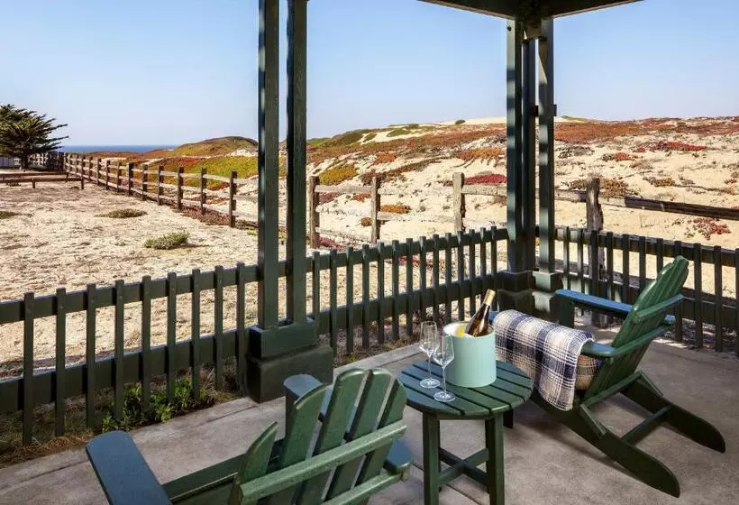 سوئیت با چشم‌انداز, Sanctuary Beach Resort