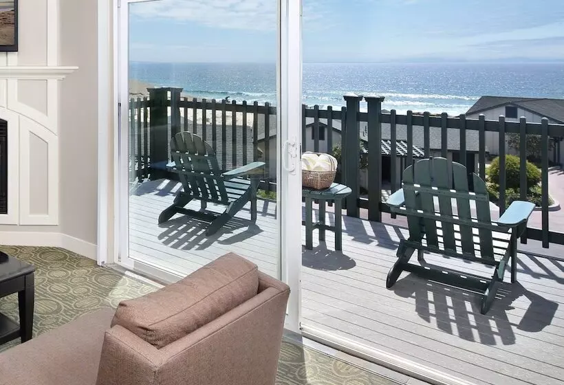 سوییت جونیور با چشم‌انداز دریا, Sanctuary Beach Resort