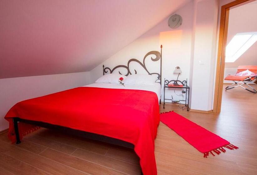 شقة غرفة نوم واحدة مطلة علي البحر مزوَّدة بشُرفة, Apartments Anuška