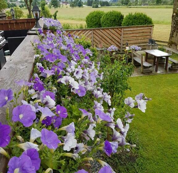 标准间, Frühstückpension Larson